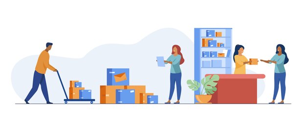 Cartero dando paquete al cliente en la oficina de correos