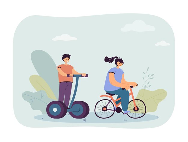 Chica montando bicicleta y chico en transportador personal eléctrico