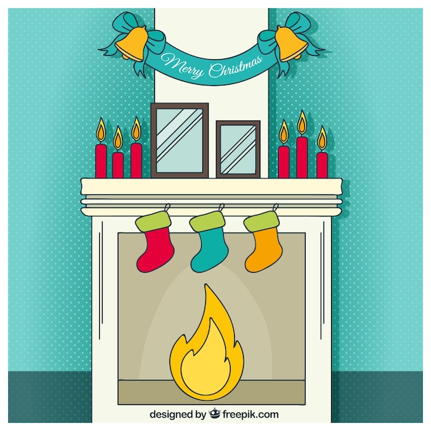 Chimenea con velas y calcetines navidños