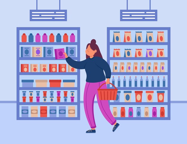 Clienta elegir productos alimenticios en los estantes del supermercado