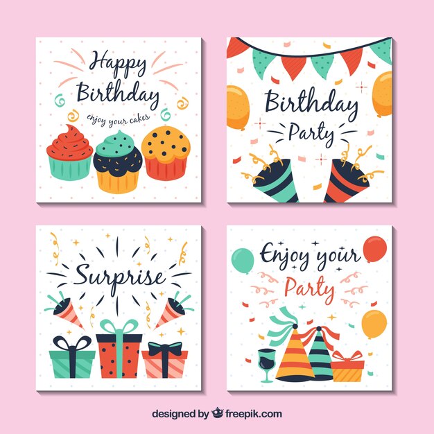 Colección de cuatro tarjetas de cumpleaños cuadradas en diseño plano