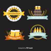 Vector gratuito colección de insignias clásicas del oktoberfest con diseño plano