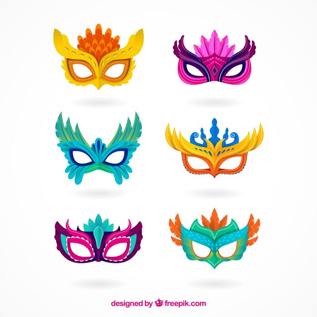 Colección de seis máscaras de carnaval