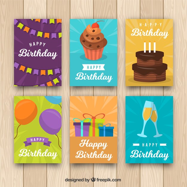 Colección de tarjetas de cumpleaños en estilo plano
