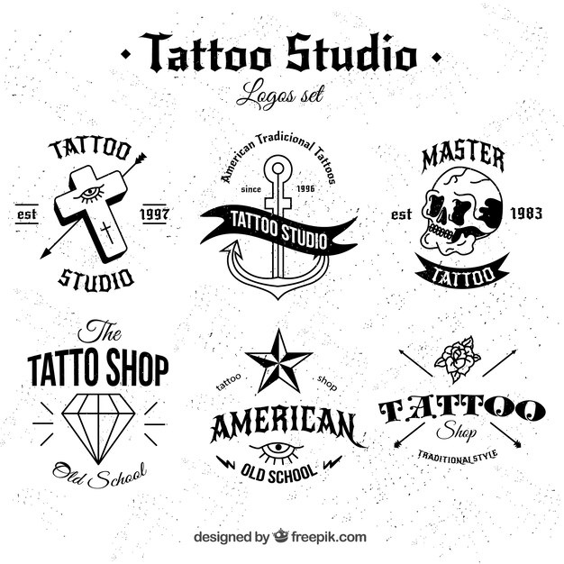 Colección de tatuajes en blanco y negro
