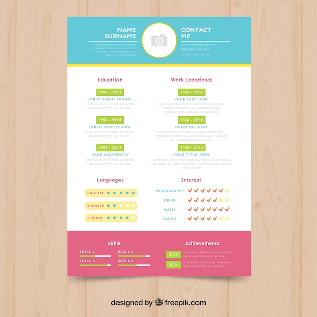 Vector gratuito colorida plantilla de curriculum