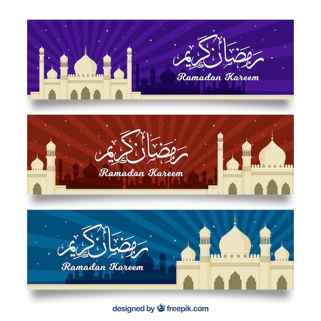 Conjunto de banners de ramadán con mezquitas en estilo plano