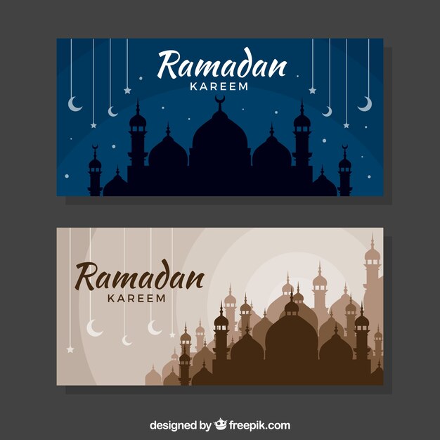 Conjunto de banners de ramadán con siluetas de mezquitas en estilo plano