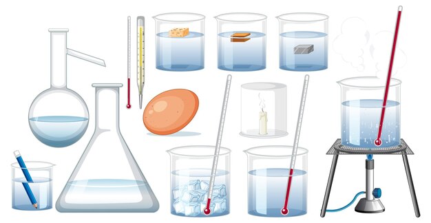 Conjunto de cristalería de laboratorio sobre fondo blanco.