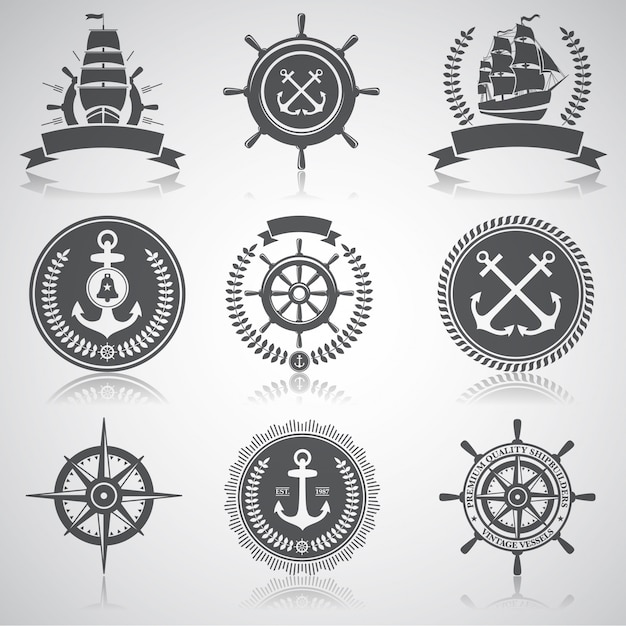 Conjunto de emblemas náuticos, etiquetas y elementos designados,
