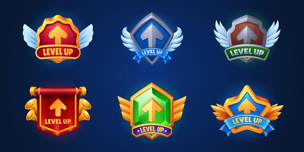 Conjunto de insignias de nivel aisladas en el fondo Ilustración de dibujos animados vectoriales del progreso del juego Premio bandera roja con trompetas hierro de madera escudo de piedras preciosas dorado con alas y decoración de cinta