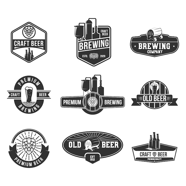 Vector gratuito conjunto de insignias planas de cerveza retro