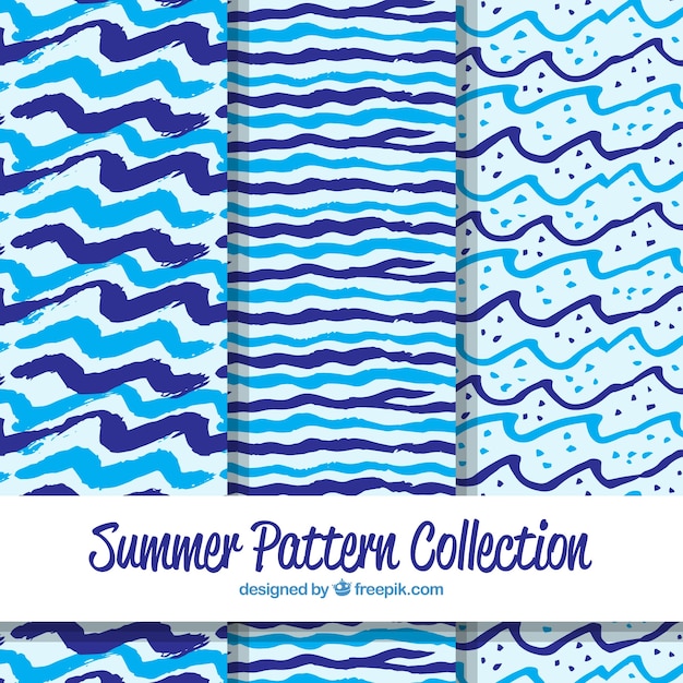 Conjunto de patrones de verano con elementos de playa en estilo hecho a mano