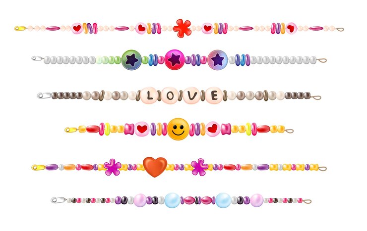 Vector gratuito conjunto de pulsera de collar hippie realista con cadenas horizontales aisladas con imágenes de cuentas de amor de ilustración vectorial de diferente color