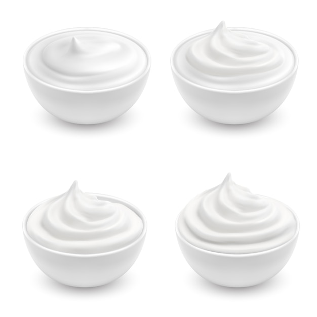 conjunto realista de tazones blancos con crema agria, mayonesa, yogur, postre dulce