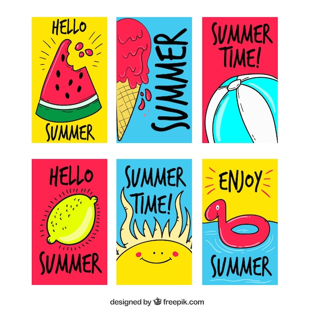 Conjunto de tarjetas de verano con diferentes elementos en estilo hecho a mano