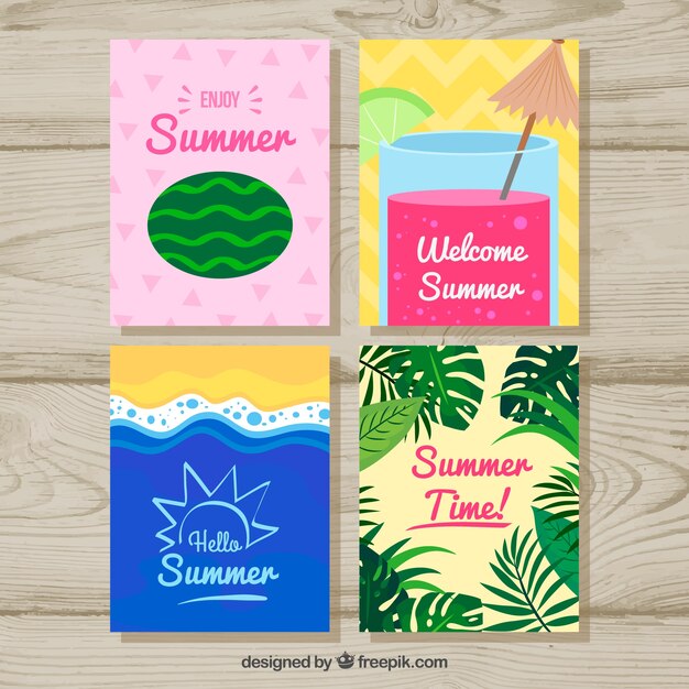 Vector gratuito conjunto de tarjetas de verano con elementos de playa