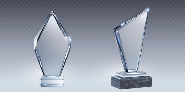 Conjunto de trofeos de vidrio 3D aislados sobre un fondo transparente Ilustración vectorial realista de forma de rombo abstracto Premios ganadores en plataformas de piedra plástica Premio campeón por el mejor resultado del concurso