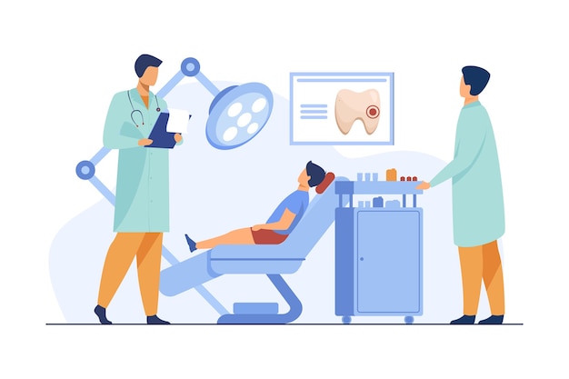 Vector gratuito dentista examina a niño en el sillón dental. médico, diente, visita ilustración vectorial plana. estomatología y odontología