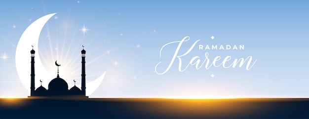 Diseño de banner estacional de ayuno de ramadan kareem