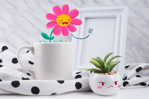 Divertida escena de taza y plantas ilustradas interactuando