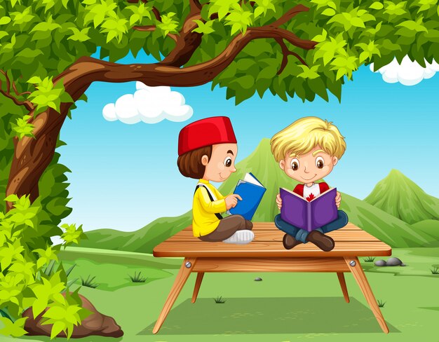 Dos niños leyendo libros en el parque