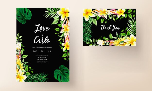 elegante tarjeta de invitación de boda con flores tropicales y hojas