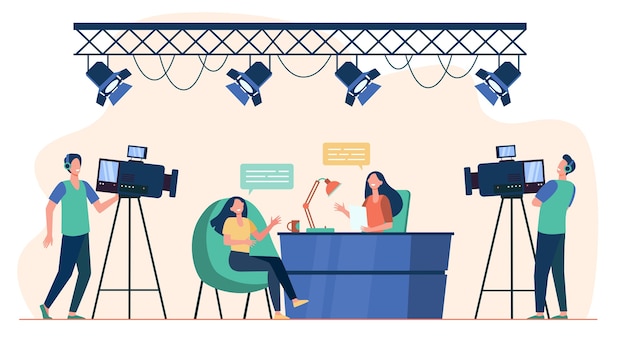 Entrevistas de filmación de camarógrafos en estudio de televisión. Presentador de noticias hablando con invitado al programa de televisión. Ilustración de vector plano para equipo de cámara, radiodifusión, concepto de televisión