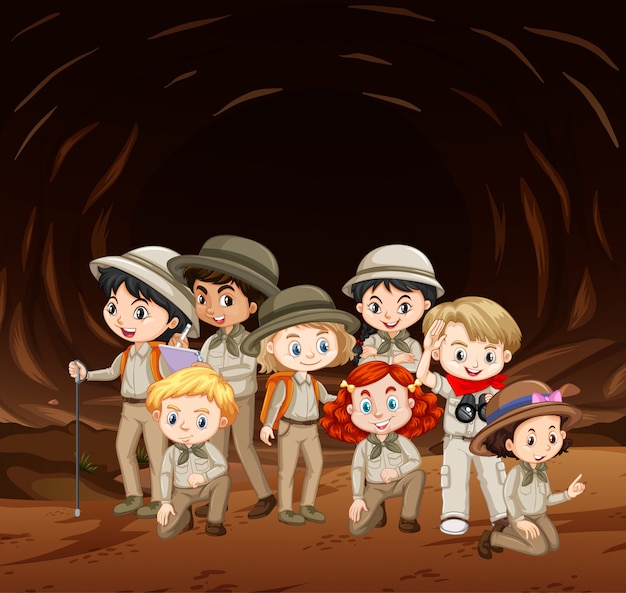 Vector gratuito escena con muchos niños en la cueva.