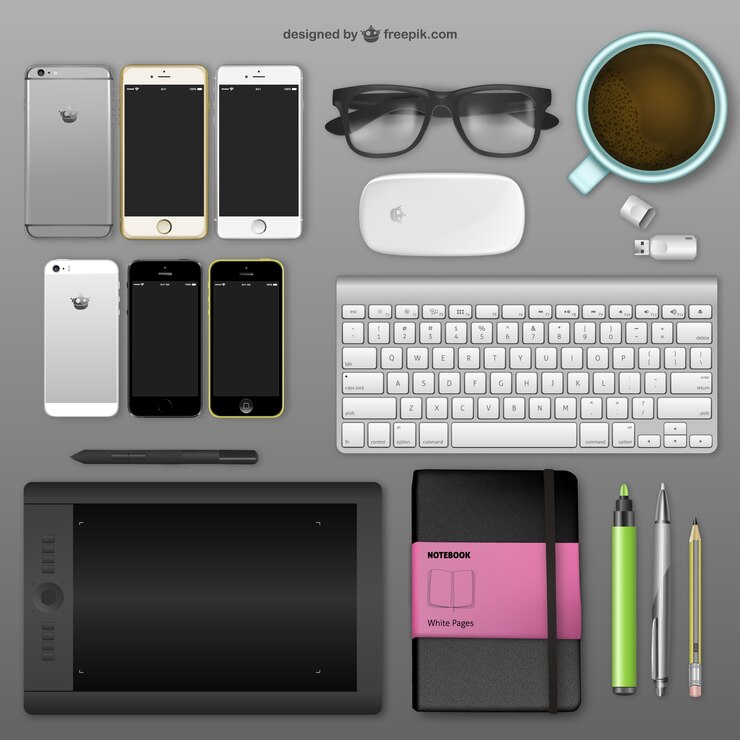Vector gratuito escritorio realista de diseñador