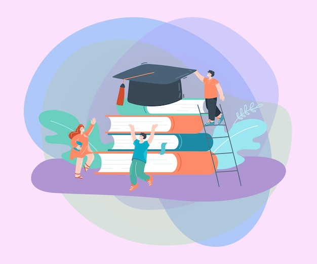 Estudiantes pequeños y felices con libros enormes y sombrero de graduación.