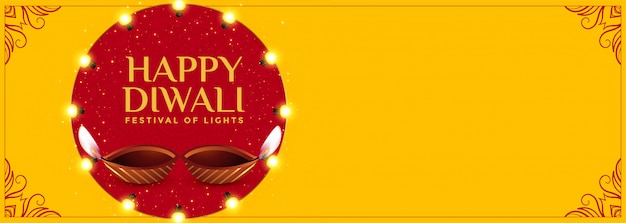 Feliz diwali banner amarillo con diya