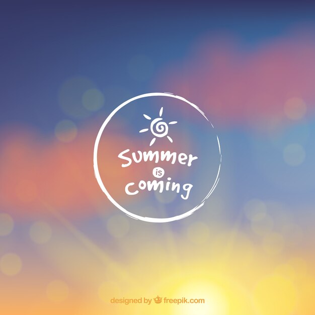 Fondo de hola verano con cielo desenfocado