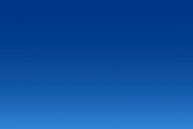 Vector gratuito fondo de medio tono azul en blanco
