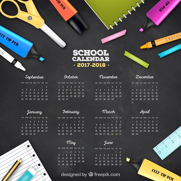 Vector gratuito fondo de pizarra con calendario y materiales escolares