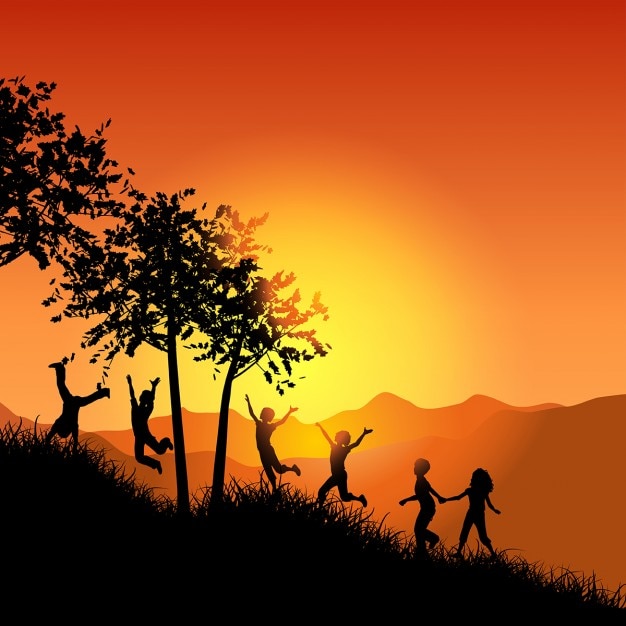 Fondo de siluetas de niños en una montaña