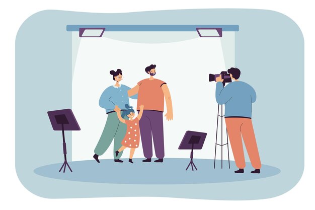 Fotógrafo de dibujos animados tomando fotos de padres e hijos en estudio