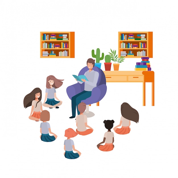 Hombre con libro de lectura en el sofá y niños.