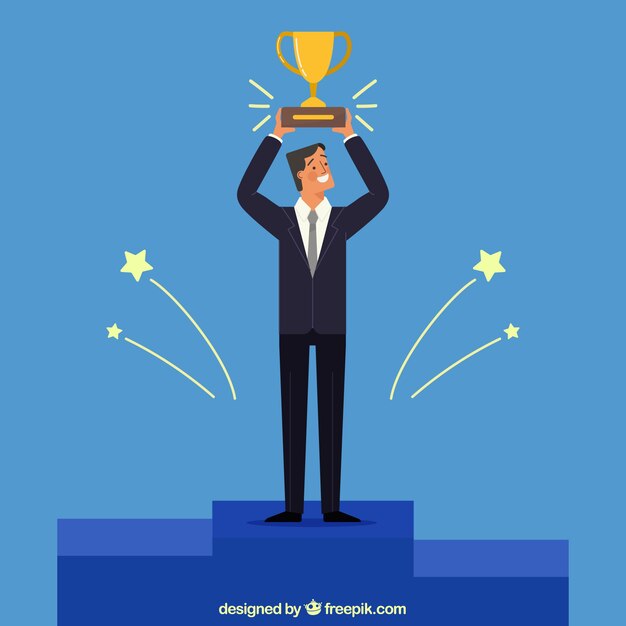 Hombre de negocios sonriente con un trofeo