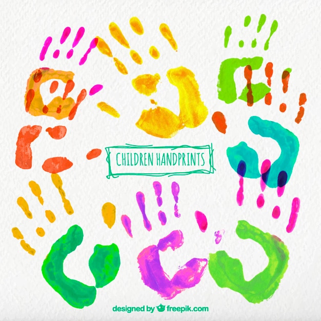 Vector gratuito huellas de manos de niños pintadas a mano