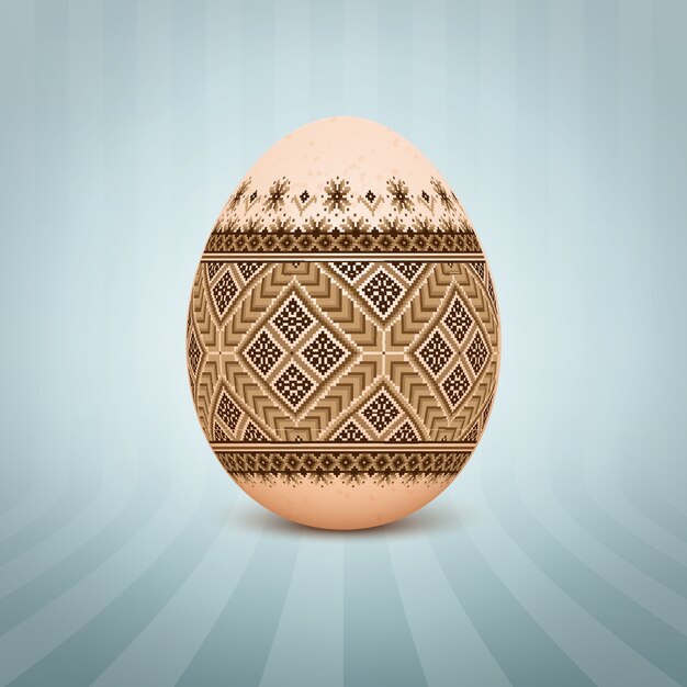 El huevo de Pascua con un adorno de patrón folk ucraniano
