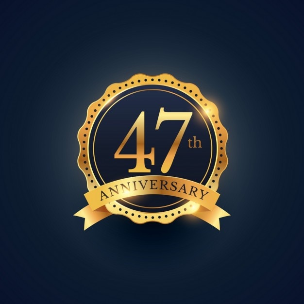 Vector gratuito insignia dorada para el 47 aniversario