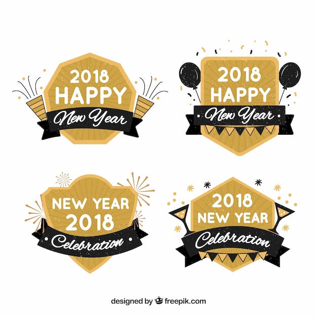 Vector gratuito insignias de año nuevo en beige y negro