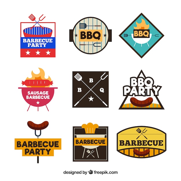 Insignias coloridas de barbacoa en diseño plano