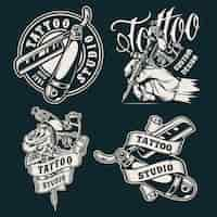 Vector gratuito insignias de salón de tatuaje monocromo vintage