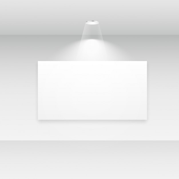 Interior de la galería con marcos vacíos