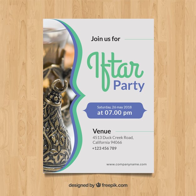 Invitación de iftar con comida y té en estilo plano