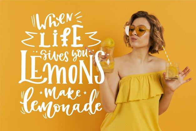 Letras positivas de limones y limonada