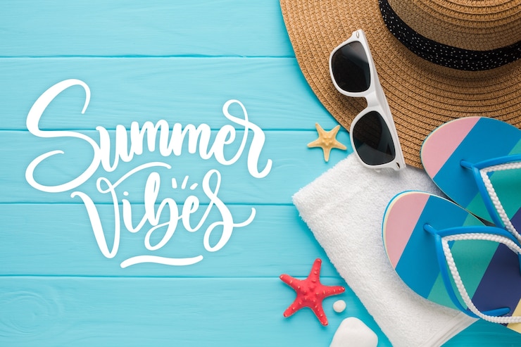 Vector gratuito letras de verano con foto de vacaciones