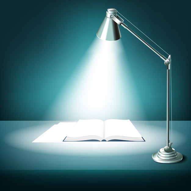 Libro abierto sobre mesa con lámpara de escritorio. Literatura de libros de texto, estudio y luz, lugar de trabajo iluminado,